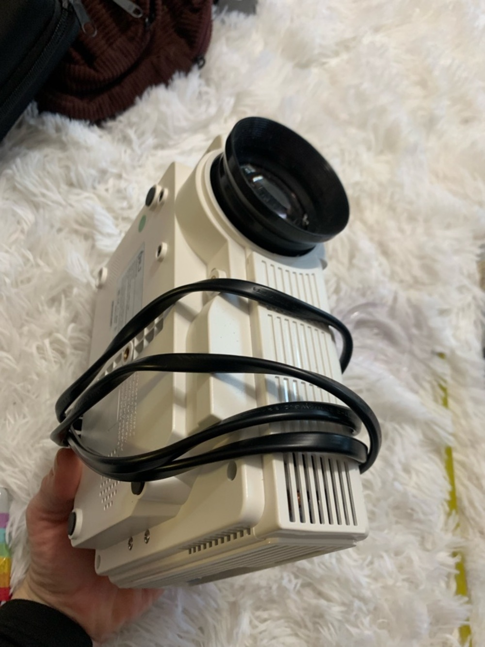 White Portable Projector - Picture 15 of 16